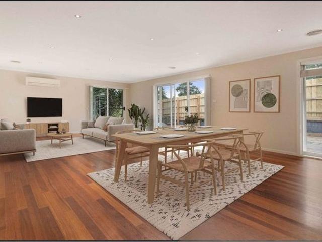 Spacious & Private Townhouse in the Heart of Healesville