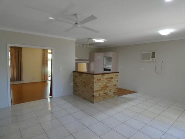Spacious & Private 3x2 Duplex in Swan View!