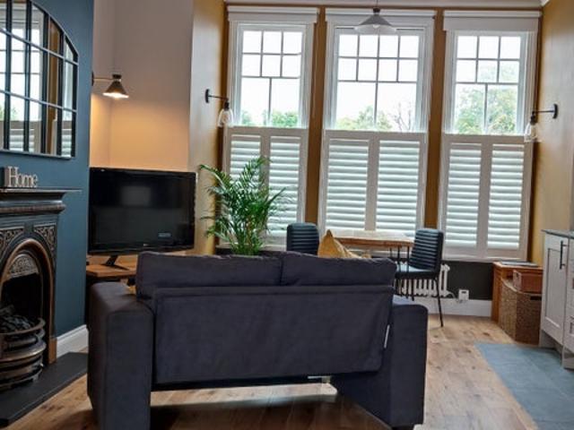 Spacious, prime location 1 bed garden flat