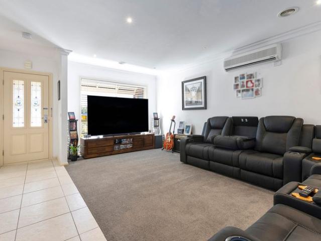 SPACIOUS QUALITY THREE BEDROOM TOWNHOUSE
