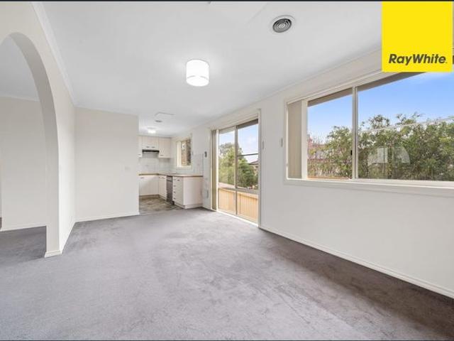 Spacious Queanbeyan Townhouse