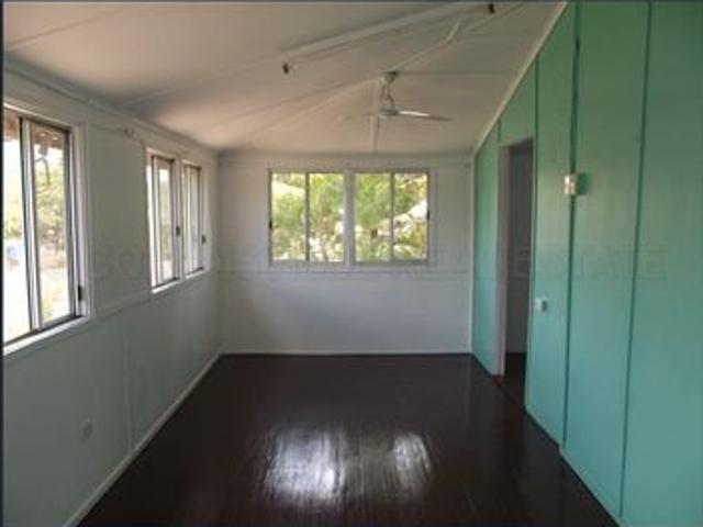 Spacious Queenslander with Plenty of Room