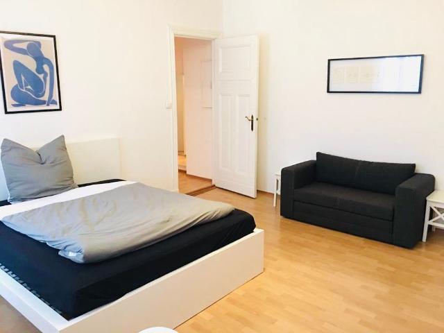 Spacious, quiet and fully furbished flat in Charlottenburg, Berlin Amsterdam Apartments for Rent