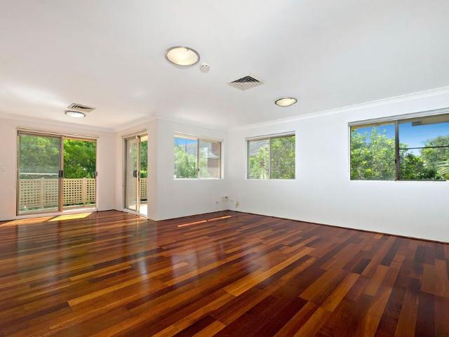 Spacious & Quiet Apartment * Available Now