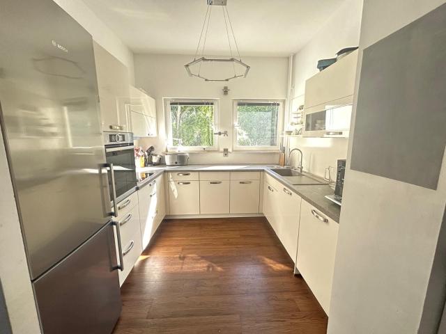 Spacious & quiet apartment in Charlottenburg