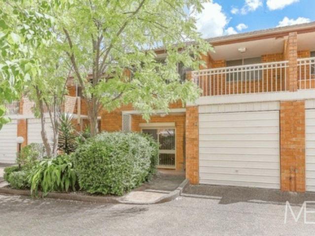 Spacious & Quiet Family Townhouse