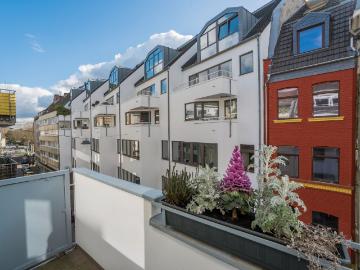 Spacious & quiet loft with balcony in Köln, Koln Amsterdam Apartments for Rent