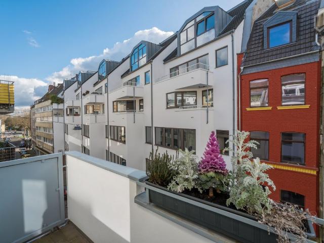 Spacious & quiet loft with balcony in Köln, Koln Amsterdam Apartments for Rent
