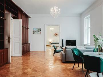 Spacious & Quiet right in City Center, 170m2, Metro lines few steps away, perfect location in beautiful traditional building