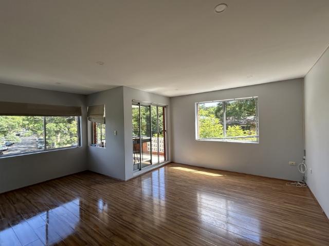 Spacious Renovated 3 Bed Apartment at Prime Location