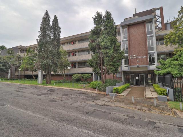 Spacious, Renovated 2 Bedroom Apartments – Roodepoort