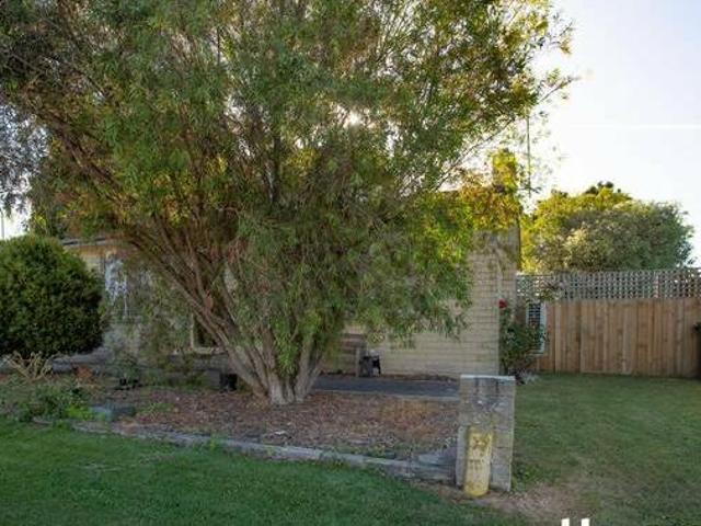 Spacious Renovated 4 Bedroom 2 Bathroom Home Near the Beach