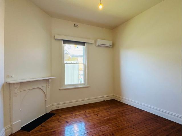 Spacious & Renovated Duplex Close to CBD and Beaches