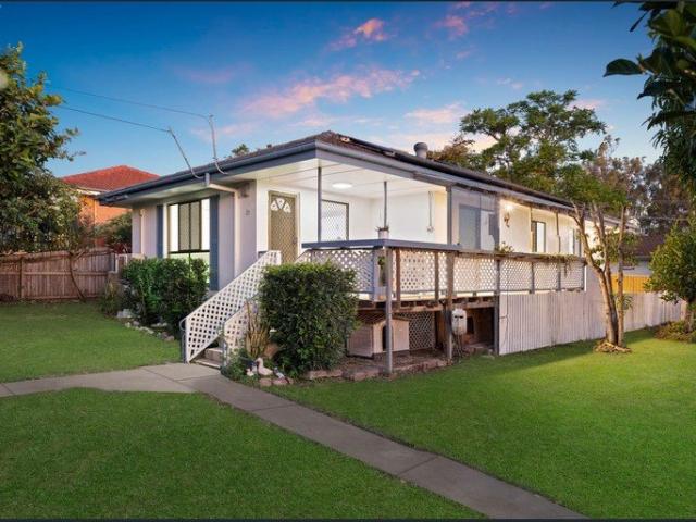 Spacious, Renovated Family Home with Solar Panel System and 2 Air Cons
