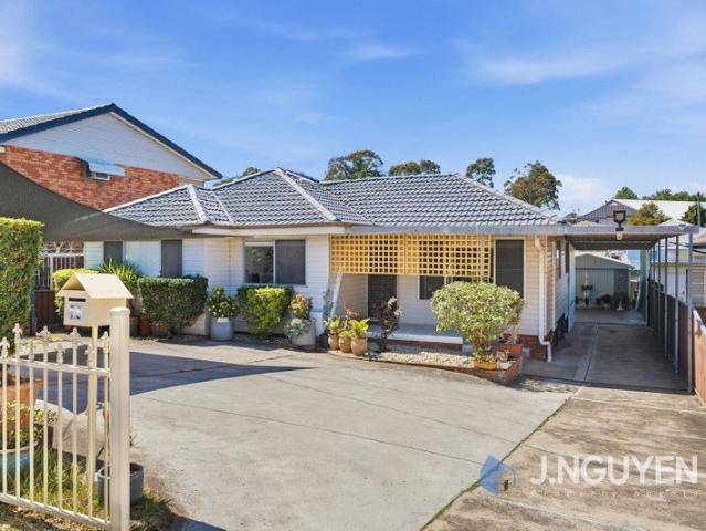 Spacious Renovated Family Home with Sleep Out