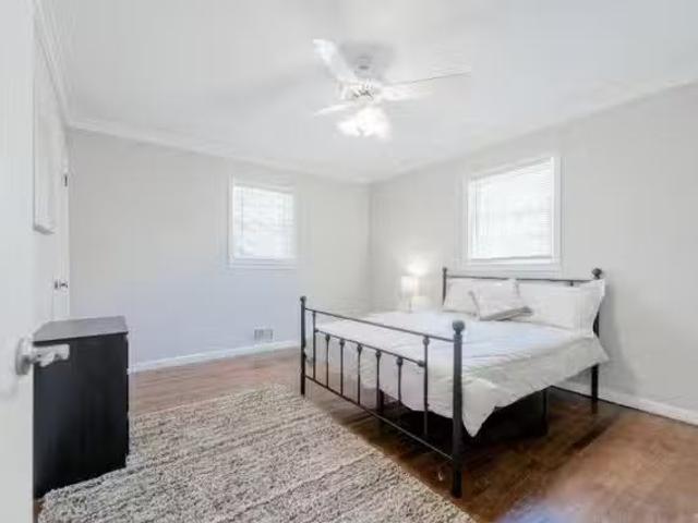 Spacious Renovated Home in Decatur. In front of Bus Stop, I 20.