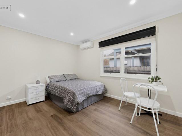 Spacious, Renovated Shared Living Accommodation Utilities & Internet Included