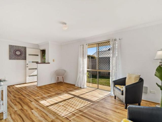 Spacious Rear Block Living Close to Mandurah Forum