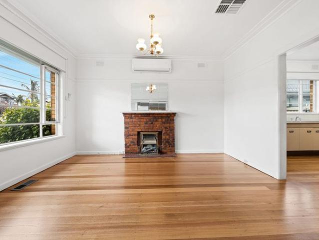 Spacious, refreshed home!