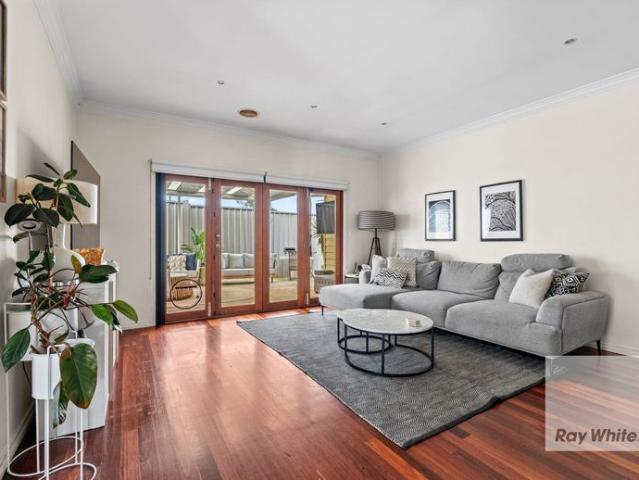 Spacious & Refreshed Unit in Heart of Kingsbury