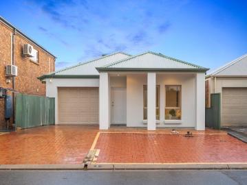 Spacious Reserve Front Living in the Heart of Mawson Lakes!