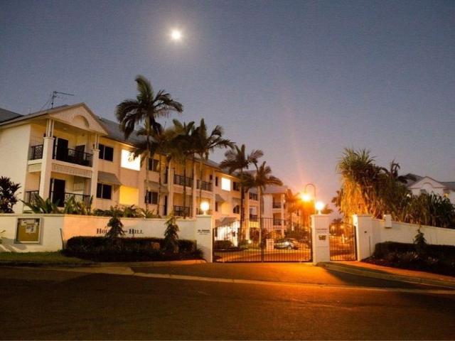 Spacious Resort Style Living Close to the CBD