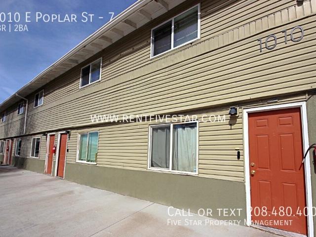 Spacious Ridgeline Townhome Available! Visit rentfivestar.com for details