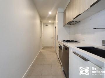 Spacious & Right in the heart of Box Hill