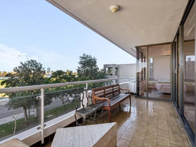 Spacious Riverside Living on Prestigious Terrace Road