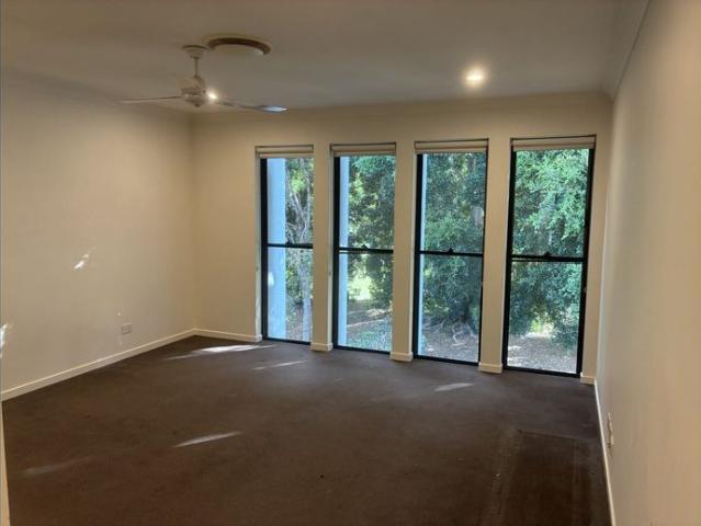 Spacious Robina Living with 3 Bedrooms, 2 Bathrooms within the Glades Golf Course Precinct