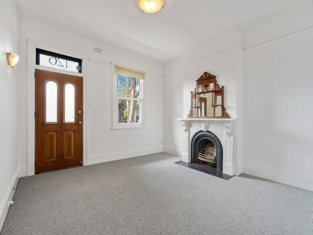 Spacious Rozelle home with sunroom & courtyard
