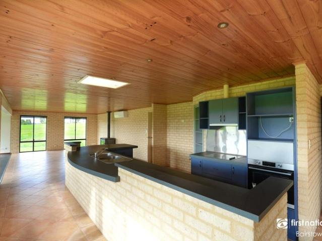 Spacious Rural Family Home