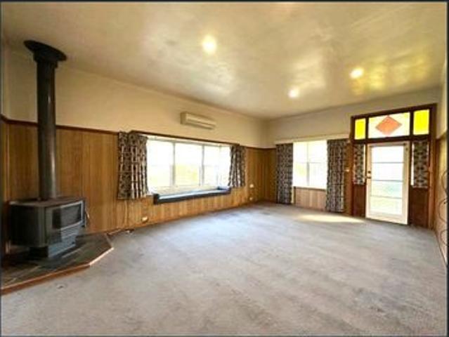 Spacious Rural Lifestyle Property with Stunning Views & Extensive Shedding