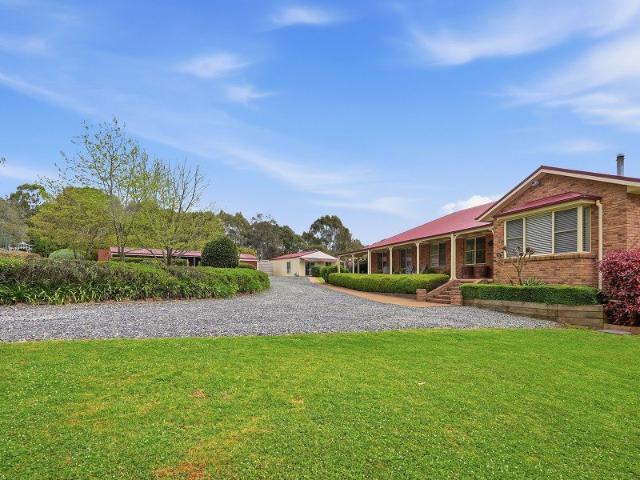 Spacious rural living with dual accommodation