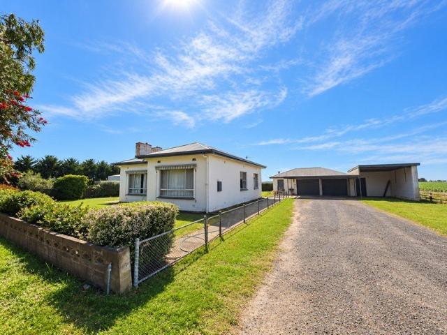 Spacious Rural Property!