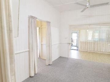 SPACIOUS RURAL RETREAT. LARGE HOME WITH BEAUTIFUL OUTLOOK