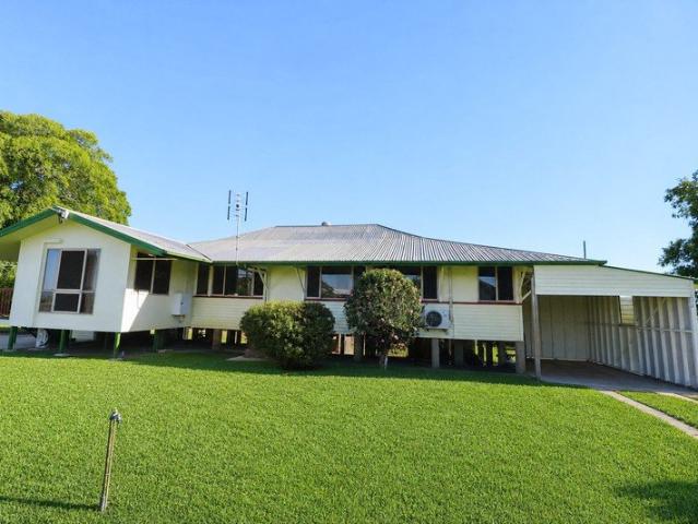 SPACIOUS RURAL RETREAT. LARGE HOME WITH BEAUTIFUL OUTLOOK