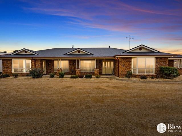 Spacious Rural Retreat with Granny Flat