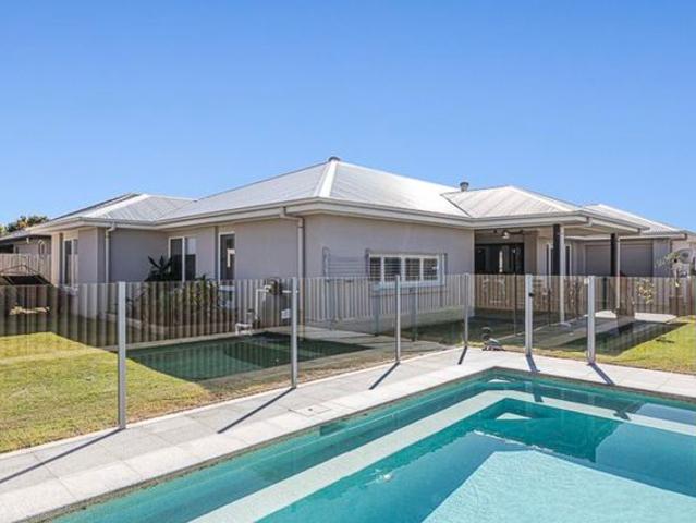 Spacious Sanctuary with sparkling swimming pool and side access !