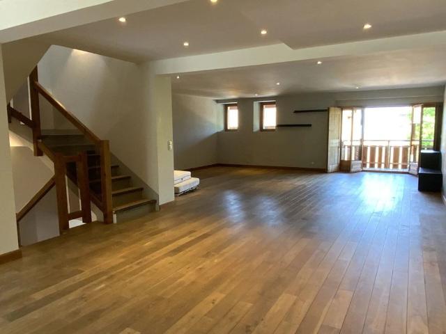 Spacious Semi Detached House in Archamps – 218 m², 5 Rooms