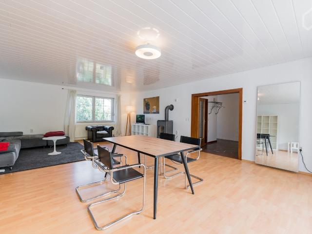 Spacious semi detached house with a private garden in Berlin Pankow Niederschoenhausen, Berlin Amsterdam Apartments for Rent