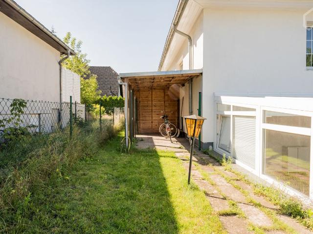Spacious semi detached house with a private garden in Berlin Pankow Niederschoenhausen, Berlin Amsterdam Apartments for Rent