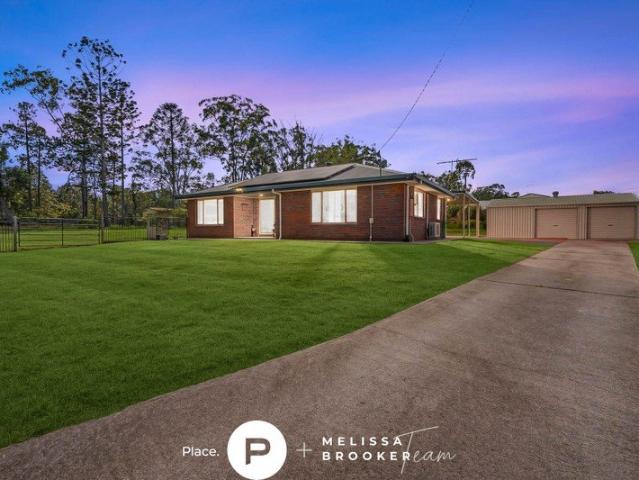 Spacious, semi rural living with versatile shed