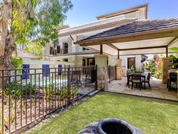 SPACIOUS SEA TEMPLE VILLA WITH PRIVATE POOL