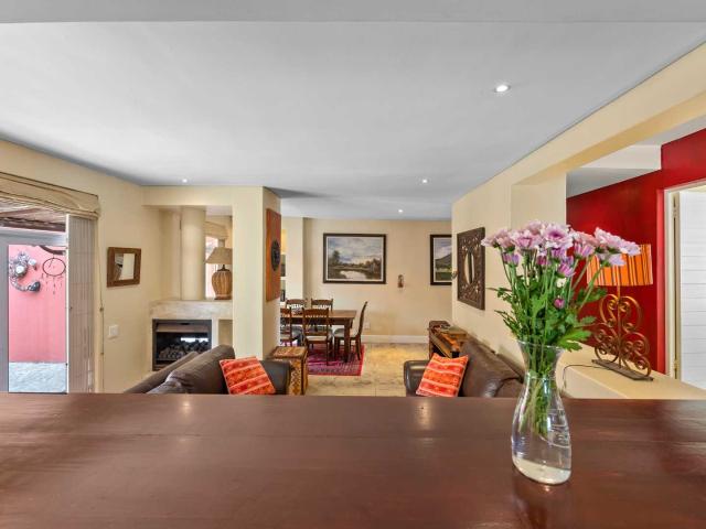 Spacious & Secure 2 Bedroom Apartment with Private Patio in Bo Kaap