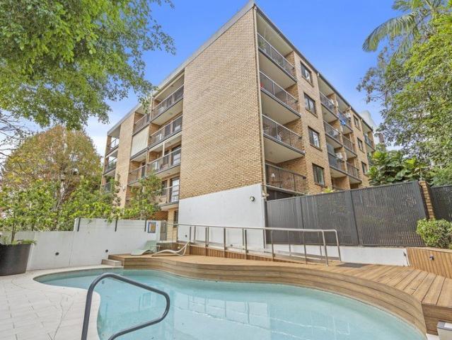 Spacious, Secure & Exceptionally Located 150m² of Lifestyle Living
