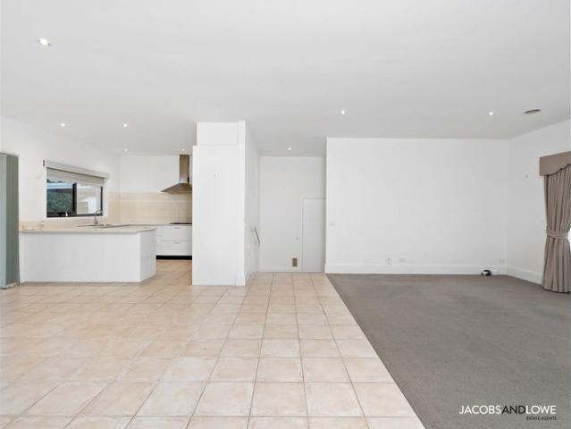 Spacious & Secure Living within walking distance to Mount Eliza