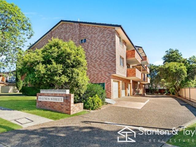 SPACIOUS, SECURE & PERFECTLY POSITIONED IN A PREMIUM COMPLEX