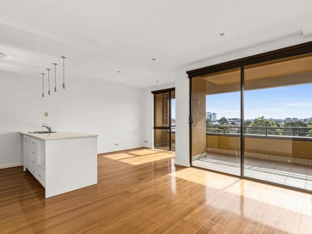 Spacious, secure & perfectly positioned in the heart of Preston