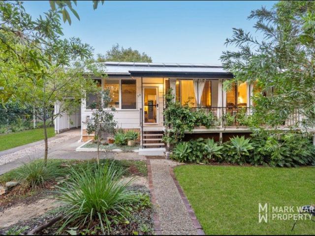 SPACIOUS, SERENE LIVING ON GENEROUS 607M2